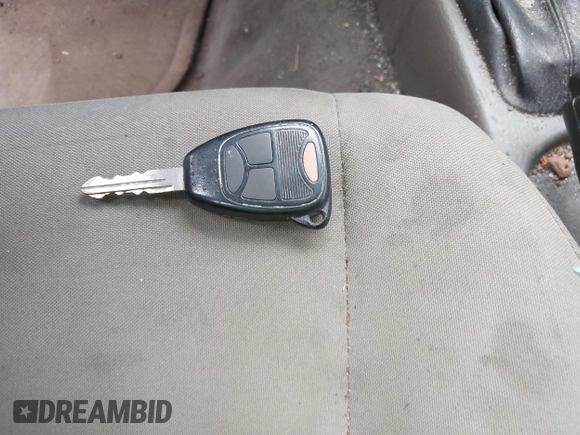 2005 Jeep Liberty Sport with VIN 1J4GL48K65W531365, listed as a IAAI auction lot 42004136 with 160,756 mi miles. Bid and sale history available at carsss.com. Image 11.