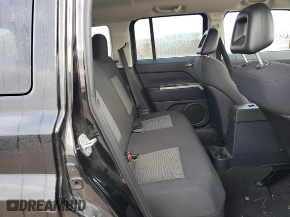 2008 Jeep Patriot Sport with VIN 1J8FT28W88D772426, listed as a Copart auction lot 53170685 with 220,130 mi miles and Clean Title. Bid and sale history available at carsss.com. Image 10.