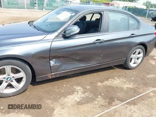 2014 BMW 3 Series 320i xDrive с VIN WBA3C3G53ENS70998, выставлен на аукционе IAAI как лот 42474316 с пробегом 91 411 миль миль и . История ставок и продаж доступна на DreamBid. Изображение 6.