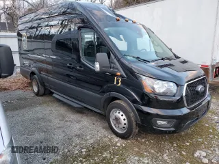 2023 Ford Transit with VIN 1FBVU4X8XPKB63870, listed as a Copart auction lot 82731504 with 7,576 mi miles and Salvage Title. Bid and sale history available at DreamBid. Image 4.