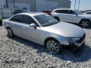 2017 Audi A4 Premium z VIN WAUANAF45HN002523, wystawiony jako Copart lot #52421625 z przebiegiem 83 970 mil mil oraz Szkoda całkowita • Salvage title. Historia ofert i sprzedaży dostępna na DreamBid. Obrazek 4.