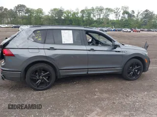 2024 Volkswagen Tiguan SE R-Line Black с VIN 3VV8B7AX4RM136788, выставлен на аукционе IAAI как лот 42246926 с пробегом 5 342 миль миль и . История ставок и продаж доступна на DreamBid. Изображение 13.
