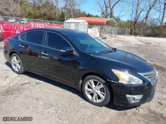 2015 Nissan Altima 2.5 with VIN 1N4AL3AP5FC186981, listed as a IAAI auction lot 41657318 with 120,000 mi miles. Bid and sale history available at carsss.com. Image 1.