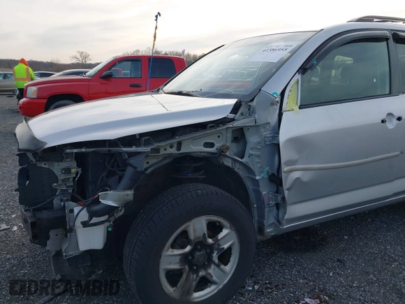 2008 Toyota RAV4 with VIN JTMZD33V286074582, listed as a IAAI auction lot 41586955 with 120,750 mi miles. Bid and sale history available at carsss.com. Image 6.