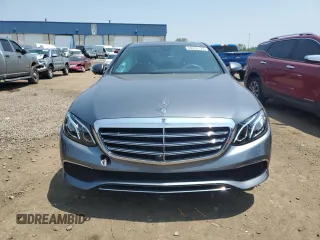 2019 Mercedes-Benz E 300 with VIN WDDZF4KB5KA637769, listed as a Copart auction lot 60450135 with 6,652 mi miles and Clean title. Bid and sale history available at DreamBid. Image 5.