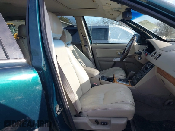 2004 Volvo XC90 with VIN YV1CZ59H641115883, listed as a IAAI auction lot 41643395 with 200,009 mi miles. Bid and sale history available at carsss.com. Image 5.