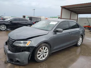 2013 Volkswagen Jetta SE with VIN 3VWDX7AJ1DM443139, listed as a IAAI auction lot 42471738 with 77,578 mi miles and . Bid and sale history available at DreamBid. Image 2.