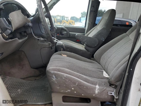 2004 Chevrolet Astro Passenger with VIN 1GNDM19X14B130754, listed as a Copart auction lot 69227074 with 268,847 mi miles and Salvage Title. Bid and sale history available at carsss.com. Image 7.