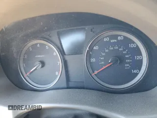2014 Hyundai Accent GLS z VIN KMHCT4AE5EU623745, wystawiony jako Copart lot #47214905 z przebiegiem Nie podano mil oraz Szkoda całkowita • Salvage title. Historia ofert i sprzedaży dostępna na DreamBid. Obrazek 9.