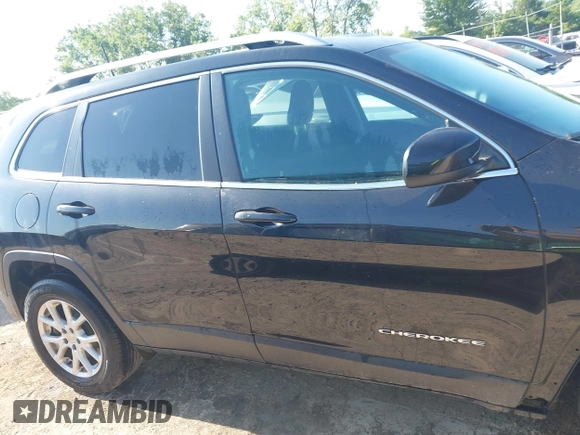 2016 Jeep Cherokee Latitude with VIN 1C4PJMCS2GW371653, listed as a IAAI auction lot 42557746 with 66,282 mi miles and . Bid and sale history available at DreamBid. Image 14.