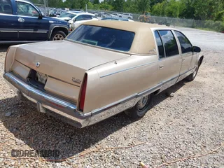 1996 Cadillac Fleetwood z VIN 1G6DW52PXTR705592, wystawiony jako IAAI lot #42290586 z przebiegiem Nie podano mil oraz . Historia ofert i sprzedaży dostępna na DreamBid. Obrazek 4.