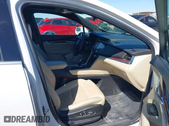 2017 Cadillac XT5 Premium Luxury FWD z VIN 1GYKNCRS9HZ106397, wystawiony jako IAAI lot #41659420 z przebiegiem 54 615 mil mil oraz . Historia ofert i sprzedaży dostępna na DreamBid. Obrazek 5.
