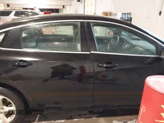 2016 Chevrolet Malibu LS z VIN 1G1ZB5ST6GF211340, wystawiony jako IAAI lot #42116361 z przebiegiem 96 753 mil mil oraz . Historia ofert i sprzedaży dostępna na DreamBid. Obrazek 13.