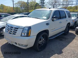 2007 Cadillac Escalade z VIN 1GYFK63857R355240, wystawiony jako IAAI lot #42165120 z przebiegiem Nie podano mil oraz . Historia ofert i sprzedaży dostępna na DreamBid. Obrazek 2.