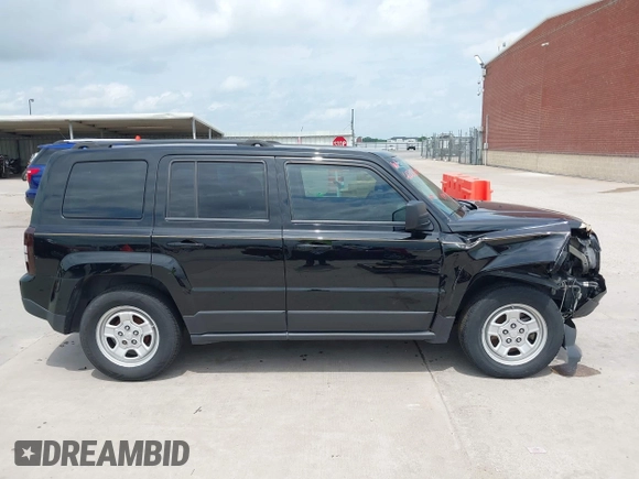 2016 Jeep Patriot Sport with VIN 1C4NJPBAXGD813933, listed as a IAAI auction lot 42064438 with 118,969 mi miles and . Bid and sale history available at DreamBid. Image 13.