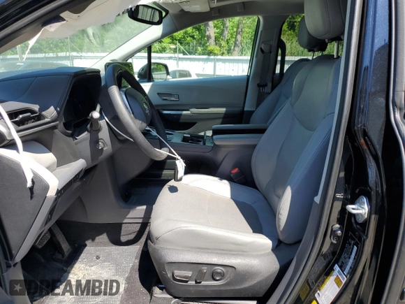 2022 Toyota Sienna Limited with VIN 5TDZSKFC4NS064982, listed as a Copart auction lot 57574594 with 28,142 mi miles and Salvage Title. Bid and sale history available at carsss.com. Image 7.