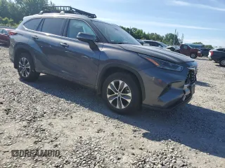 2021 Toyota Highlander XLE z VIN 5TDGZRBH5MS529734, wystawiony jako Copart lot #57189315 z przebiegiem 117 913 mil mil oraz Szkoda całkowita • Salvage title. Historia ofert i sprzedaży dostępna na DreamBid. Obrazek 4.