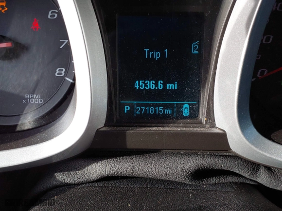 2012 Chevrolet Equinox LT w/2LT with VIN 2GNFLPE58C6310933, listed as a IAAI auction lot 41602733 with 271,815 mi miles. Bid and sale history available at carsss.com. Image 7.