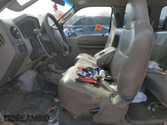 2008 Ford Super Duty F-250 SRW XL with VIN 1FTSX21508EC92855, listed as a Copart auction lot 82299124 with 122,566 mi miles and Salvage Title. Bid and sale history available at carsss.com. Image 7.