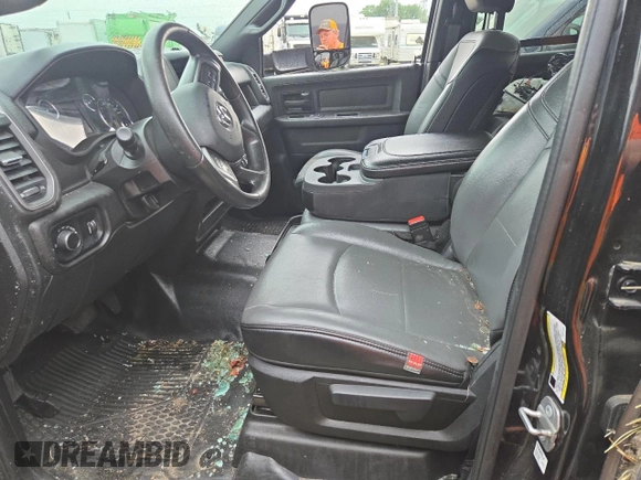 2022 Ram 3500 Tradesman z VIN 3C7WRTCL9NG341605, wystawiony jako Copart lot #64214294 z przebiegiem 84 818 mil mil oraz Nie do naprawy • Non repairable. Historia ofert i sprzedaży dostępna na DreamBid. Obrazek 7.