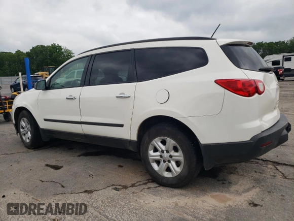 2012 Chevrolet Traverse LS z VIN 1GNKRFEDXCJ143055, wystawiony jako Copart lot #56139025 z przebiegiem 243 496 mil mil oraz Szkoda całkowita • Salvage title. Historia ofert i sprzedaży dostępna na DreamBid. Obrazek 2.