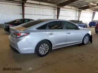 2017 Hyundai Sonata Hybrid SE with VIN KMHE24L1XHA058145, listed as a Copart auction lot 52203025 with 171,371 mi miles and Salvage Title. Bid and sale history available at carsss.com. Image 3.