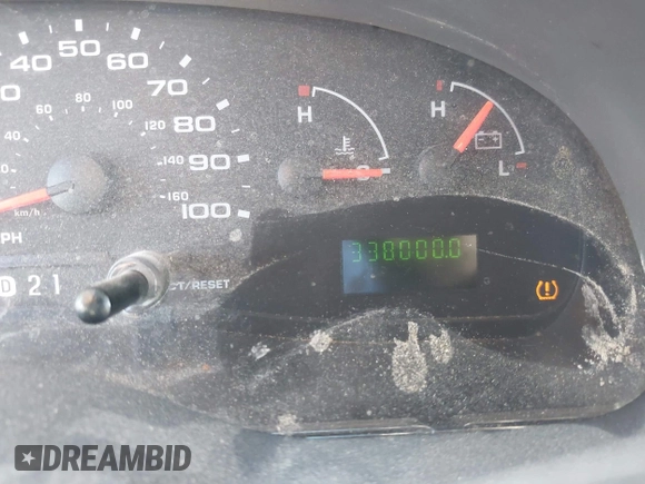 2008 Ford Econoline Cargo Commercial with VIN 1FTNE14W88DA33750, listed as a IAAI auction lot 41997596 with 338,000 mi miles. Bid and sale history available at carsss.com. Image 7.