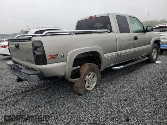 2002 Chevrolet Silverado 1500 LT with VIN 2GCEK19T821387813, listed as a Copart auction lot 50596015 with 128,739 mi miles and Salvage Title. Bid and sale history available at carsss.com. Image 3.