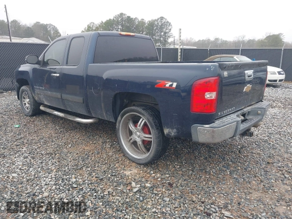 2007 Chevrolet Silverado 1500 LT w/1LT with VIN 2GCEC19C971650265, listed as a IAAI auction lot 41572601 with 240,251 mi miles. Bid and sale history available at carsss.com. Image 3.