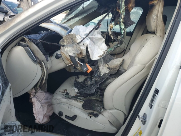 2022 Volvo XC60 Momentum with VIN YV4L12RK9N1019901, listed as a Copart auction lot 63749914 with Not provided miles and Non repairable. Bid and sale history available at DreamBid. Image 7.