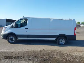 2023 Ford Transit Cargo с VIN 1FTBR1Y81PKB73281, выставлен на аукционе IAAI как лот 42132013 с пробегом 3 844 миль миль и . История ставок и продаж доступна на DreamBid. Изображение 14.