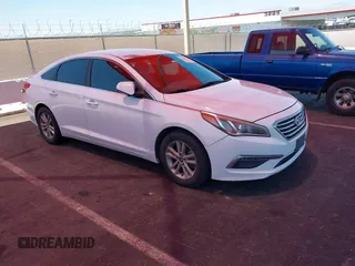 2015 Hyundai Sonata SE z VIN 5NPE24AF1FH185293, wystawiony jako IAAI lot #42465714 z przebiegiem 204 099 mil mil oraz . Historia ofert i sprzedaży dostępna na DreamBid. Obrazek 1.