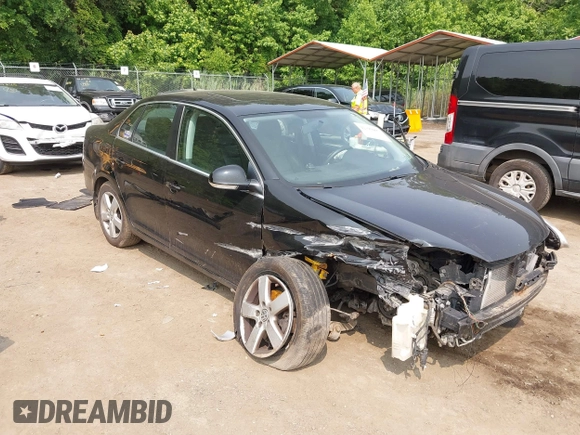 2009 Volkswagen Jetta SE with VIN 3VWRZ71K29M078499, listed as a IAAI auction lot 42399407 with 124,484 mi miles and . Bid and sale history available at DreamBid. Image 1.