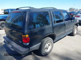 1997 Ford Explorer XL z VIN 1FMDU32E5VUA59508, wystawiony jako IAAI lot #41608736 z przebiegiem 268 377 mil mil oraz . Historia ofert i sprzedaży dostępna na DreamBid. Obrazek 4.