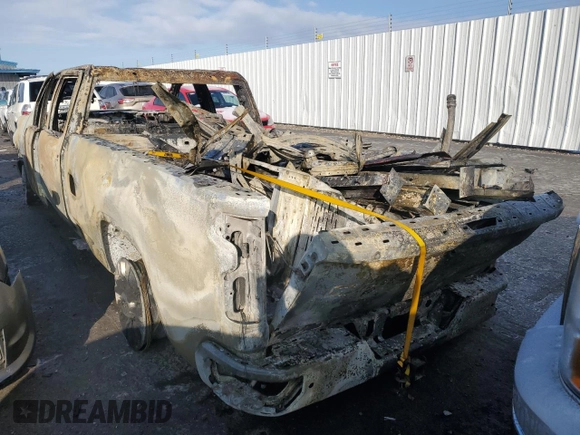 2022 Chevrolet Silverado 3500HD High Country with VIN 1GC4YVEY4NF134715, listed as a Copart auction lot 46099785 with 0 mi miles and Salvage Title. Bid and sale history available at carsss.com. Image 2.