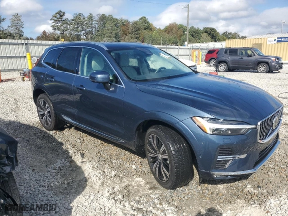 2023 Volvo XC60 Plus Bright Theme with VIN YV4L12DN0P1302014, listed as a Copart auction lot 77476774 with 17,183 mi miles and Salvage Title. Bid and sale history available at carsss.com. Image 4.