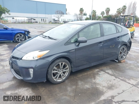 2014 Toyota Prius Four with VIN JTDKN3DUXE1776341, listed as a IAAI auction lot 41740542 with 199,746 mi miles. Bid and sale history available at carsss.com. Image 2.