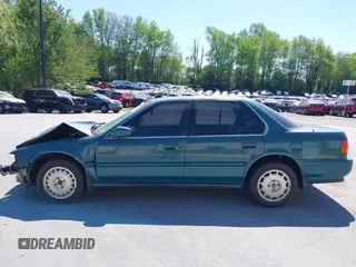1993 Honda Accord LX with VIN 1HGCB7553PA066813, listed as a IAAI auction lot 41958935 with 454,394 mi miles. Bid and sale history available at carsss.com. Image 14.