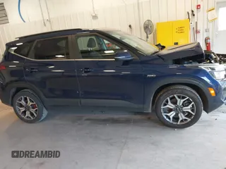 2021 Kia Seltos EX with VIN KNDERCAAXM7184266, listed as a IAAI auction lot 41613765 with 45,742 mi miles. Bid and sale history available at carsss.com. Image 13.