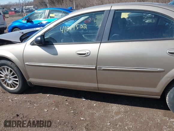 2004 Chrysler Sebring z VIN 1C3EL56T54N104363, wystawiony jako IAAI lot #41814502 z przebiegiem 153 289 mil mil oraz . Historia ofert i sprzedaży dostępna na DreamBid. Obrazek 14.