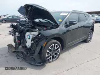 2024 Chevrolet Blazer RS z VIN 3GNKBERS5RS181954, wystawiony jako IAAI lot #42057083 z przebiegiem 10 701 mil mil oraz . Historia ofert i sprzedaży dostępna na DreamBid. Obrazek 23.