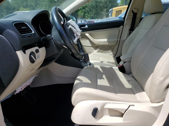 2014 Volkswagen Jetta TDI w/Sunroof z VIN 3VWPL7AJ4EM621796, wystawiony jako Copart lot #57605935 z przebiegiem 102 506 mil mil oraz Szkoda całkowita • Salvage title. Historia ofert i sprzedaży dostępna na DreamBid. Obrazek 7.