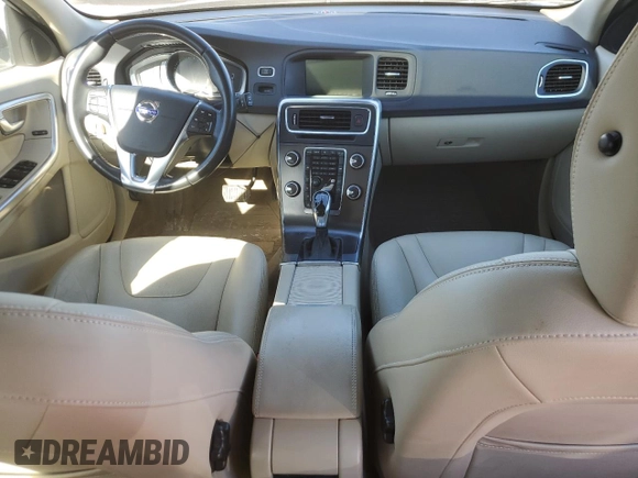 2015 Volvo V60 z VIN YV1612SC3F1188973, wystawiony jako Copart lot #39475764 z przebiegiem Nie podano mil oraz . Historia ofert i sprzedaży dostępna na DreamBid. Obrazek 8.