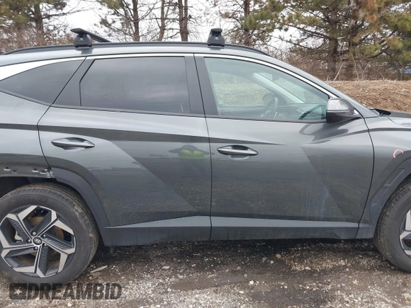 2024 Hyundai Tucson SEL Convenience with VIN KM8JCCD17RU206563, listed as a IAAI auction lot 41750033 with 4,053 mi miles and . Bid and sale history available at carsss.com. Image 14.