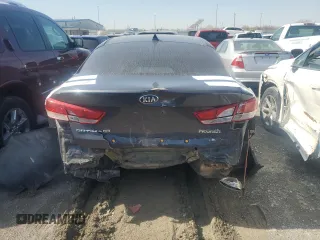 2017 Kia Optima LX z VIN KNAGT4L31H5157034, wystawiony jako Copart lot #45582345 z przebiegiem 239 655 mil mil oraz Szkoda całkowita • Salvage title. Historia ofert i sprzedaży dostępna na DreamBid. Obrazek 6.