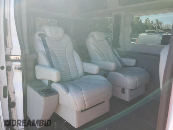2017 Ford Transit z VIN 1FTYR2CG6HKA69191, wystawiony jako Copart lot #89069345 z przebiegiem 30 038 mil mil oraz Szkoda całkowita • Salvage title. Historia ofert i sprzedaży dostępna na DreamBid. Obrazek 10.