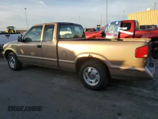 1997 GMC Sonoma SLS with VIN 1GTCS19X0V8510886, listed as a Copart auction lot 85332554 with 88,447 mi miles and Salvage Title. Bid and sale history available at carsss.com. Image 2.
