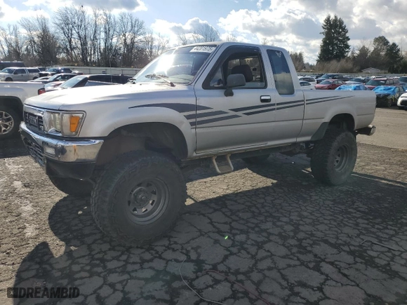 1991 Toyota 4WD Pickups DLX with VIN JT4VN13G3M5052852, listed as a Copart auction lot 44201975 with 284404 miles and Salvage Title. Bid and sale history available at carsss.com. Image 1.