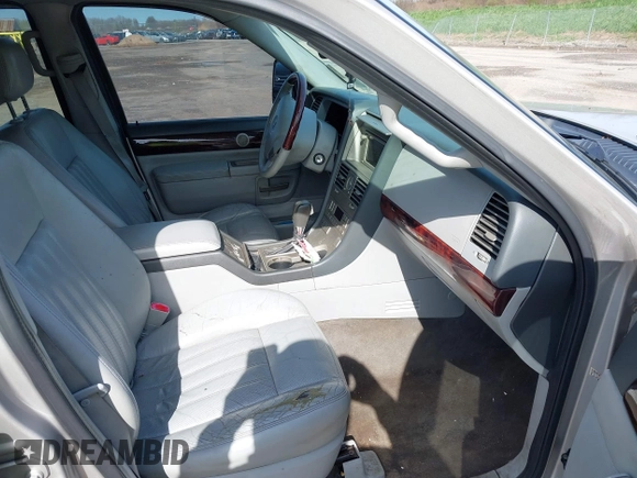 2005 Lincoln Aviator with VIN 5LMEU88H05ZJ33100, listed as a IAAI auction lot 42139584 with 205,556 mi miles and . Bid and sale history available at DreamBid. Image 5.