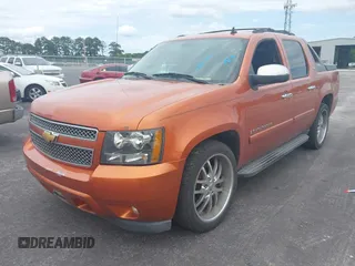 2008 Chevrolet Avalanche 2LT with VIN 3GNFK12388G232779, listed as a IAAI auction lot 42461591 with 260,221 mi miles and . Bid and sale history available at DreamBid. Image 2.